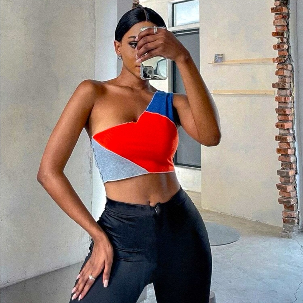 Women’s asymmetrical top